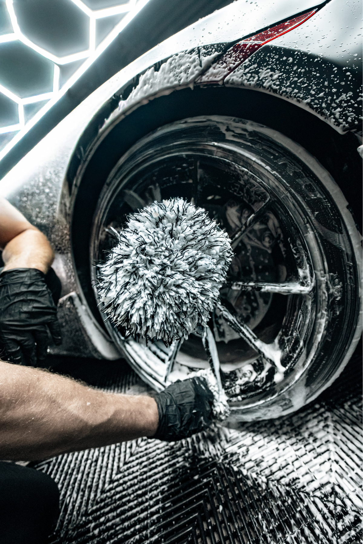 Blackline Microfiber Wheel Mitt, photo 4 of 7